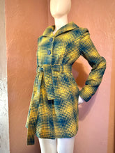 Last inn bildet i Galleri-visningsprogrammet, Colorful Y2K Tweed Peacoat Belted Coat by Tulle for Anthropologie, Teal Blue and Yellow, Size XL
